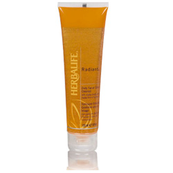 Radiant C™ - Nettoyant Exfoliant Quotidien pour le visage